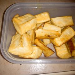 A picture of Deep fried cassavas.