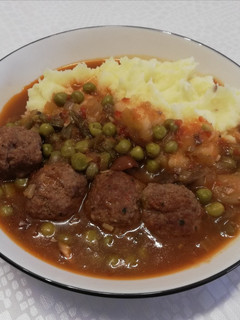 Una foto de Albóndigas con puré de patatas - Receta especial