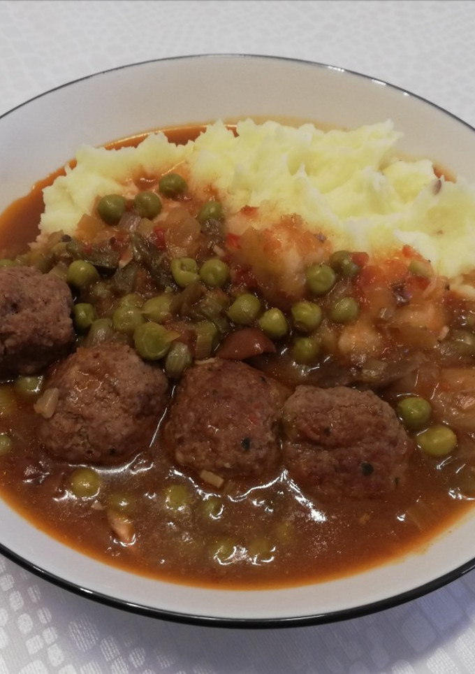 Una foto de Albóndigas con puré de patatas - Receta especial