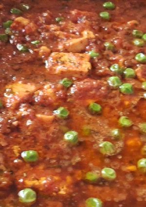 A picture of Matar paneer masala (suhana makhanwala mix).