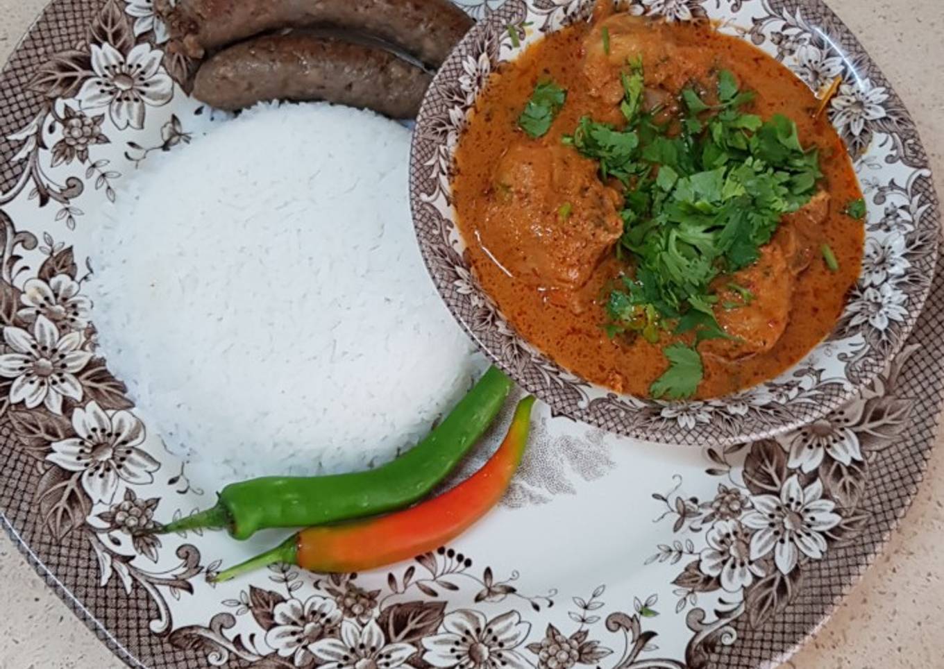 Thai red chilli chicken curry