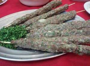 Una foto de Brochetas de carne de cordero       (Kafta  o   Kabáb)