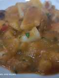 Calamar estofado con pasta de curry rojo