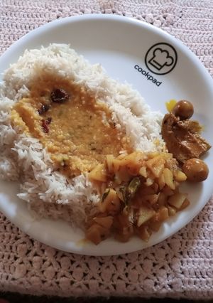 A picture of Daal Chawal Aaloo.
