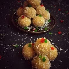 A picture of Biscuit Laddoo.