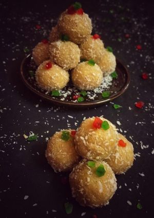 A picture of Biscuit Laddoo.