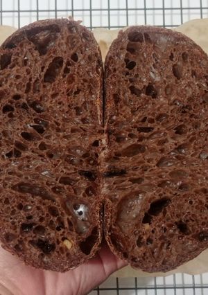 Foto resep Almond Double Chocolate Sourdough Bread (72%)