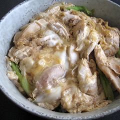 A picture of Leftover Roast Chicken ‘Oyako’ Don.
