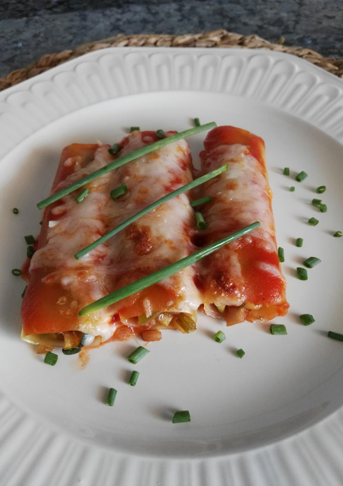 Una foto de Canelones de calabacín y setas