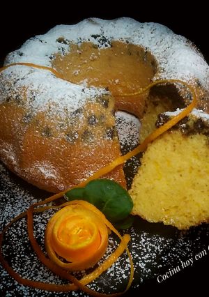 Una foto de Bizcocho de naranja con pepitas de chocolate