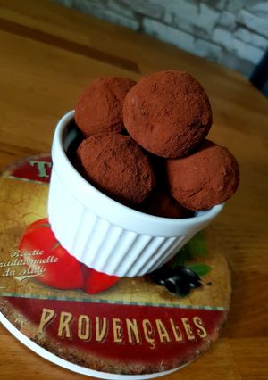 รูปของ Keto Chocolate Truffles