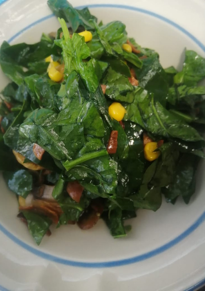 Una foto de Ensalada de espinacas con tocino. Siete delicias