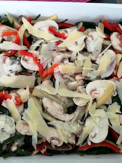 Una foto de Ensalada de alcachofas y champiñones