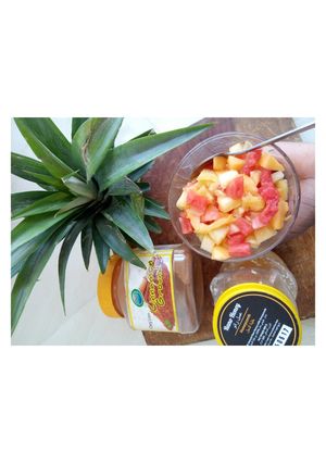 A picture of Seasonal fruit salad.
