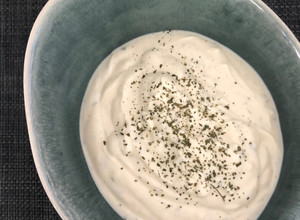 Foto principal de Salsa de yogur turca para kebab con Moulinex iCompanion
