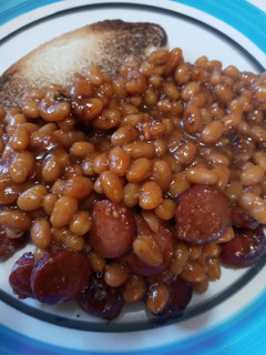 A picture of Beanie Weenie on Toast.