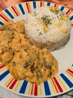 Tejszínes gombás csirkemell recept fotója