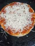 Naan pizza