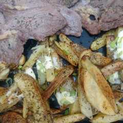 Foto principal de Bifes con papas al horno condimentadas