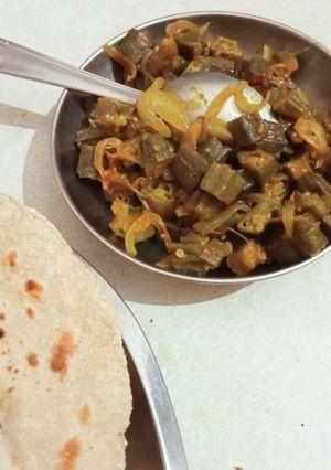 A picture of Bhindi da pyaza.