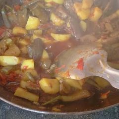 A picture of Aloo baingan ki sabji.