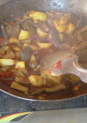 A picture of Aloo baingan ki sabji.