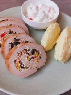Zöldséges krémsajttal töltött sertésszűz recept fotója