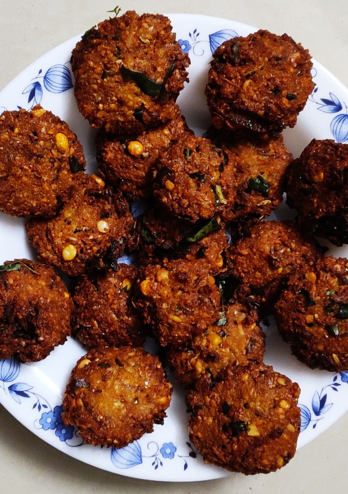 சுரைக்காய் மசால் வடை (Bottle guard Masal vadai recipe in tamil) செய்முறை முக்கிய புகைப்படம்