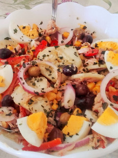 Una foto de Ensalada mediterránea