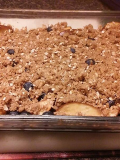 A picture of Smoked Apple Blueberry Crisp GF.