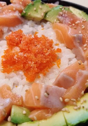 A picture of Salmon Sashimi Cake.