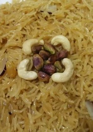 A picture of Gur waly chawal.