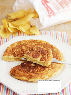 Una foto de Tortilla de patatas fritas de bolsa