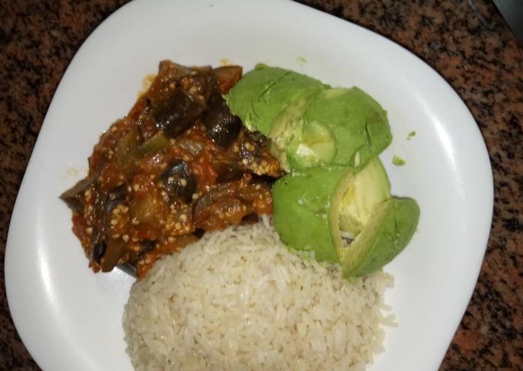Easy Cheap Dinner Rice eggplants curry and avocados #author marathon