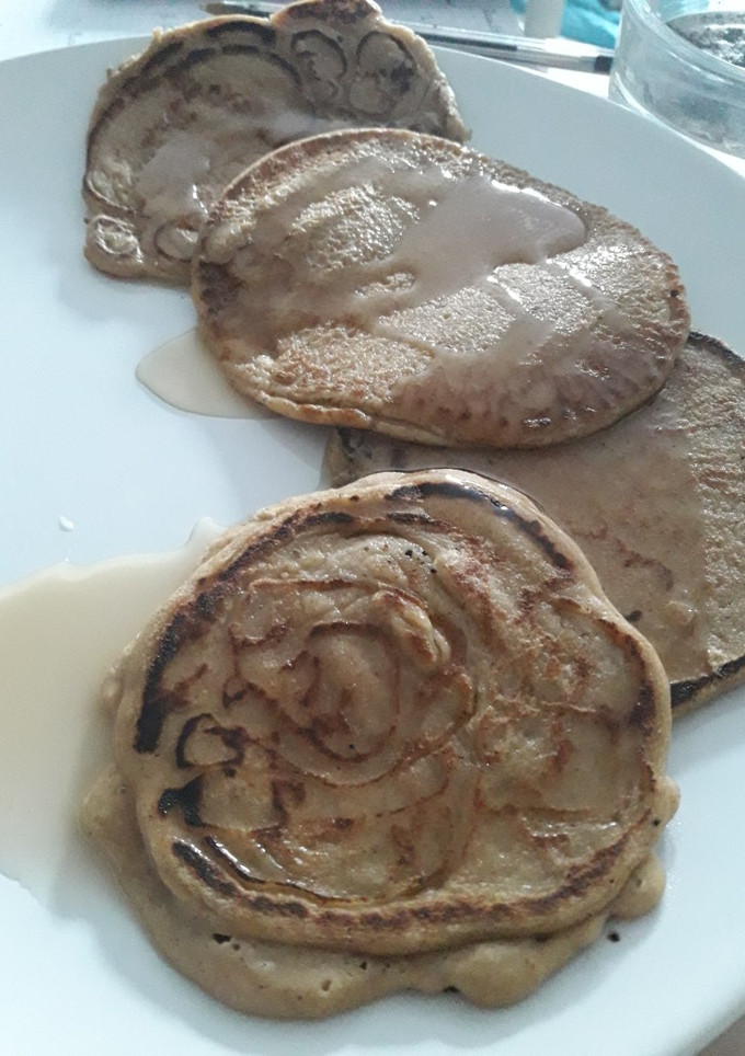 Una foto de Tortitas de avena, café y canela