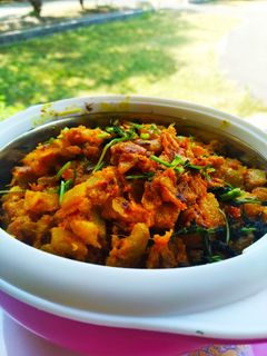 लौकी और मूली की भुजिया(Lauki aur mooli ki bhujiya recipe in Hindi) रेसिपी मुख्य फोटो