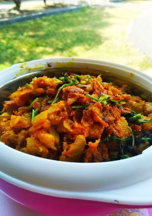 लौकी और मूली की भुजिया(Lauki aur mooli ki bhujiya recipe in Hindi) रेसिपी मुख्य फोटो