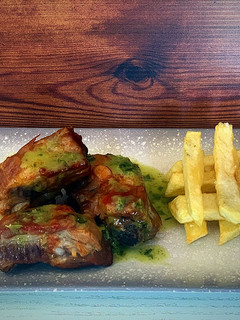 Una foto de Costillas al horno al aroma de limón