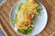 Sandwich Cá Hồi Xông Khói