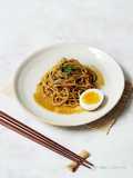 Ginger Scallion Chilli Oil Noodles (mie dengan jahe, daun bawang, dan chilli oil)
