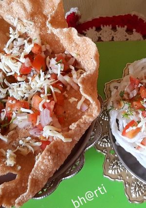 गार्लिक & चीज़ मसाला पापड, कुरडई (garlic cheese masala papad recipe in marathi) रेसिपी चे मुख्य फोटो 