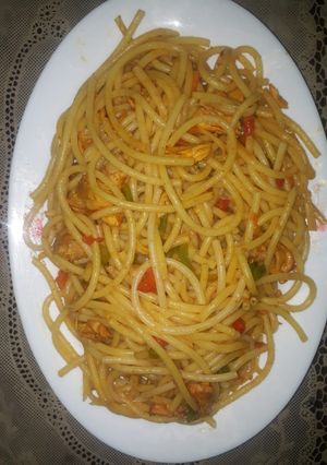 A picture of Tikka and veggie spaghettis😍.
