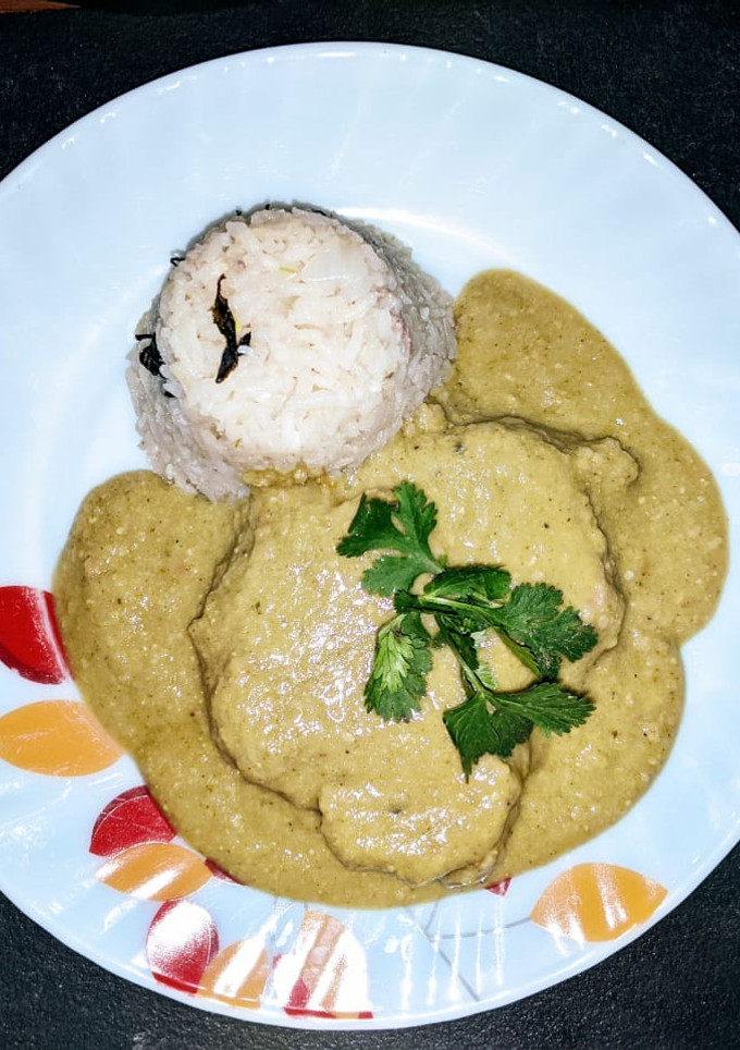 Una foto de Mole verde oaxaqueño