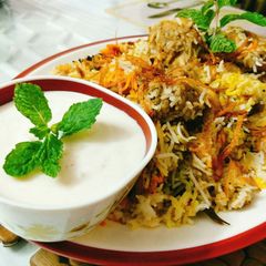A picture of Hyderabadi chicken Dum Biryani.