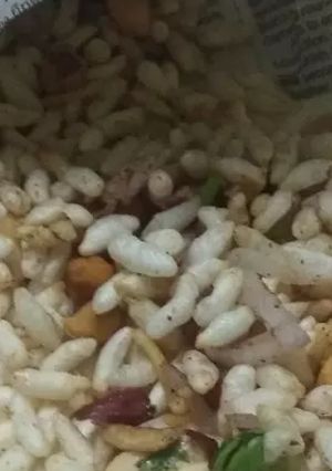 A picture of Jhal Muri.