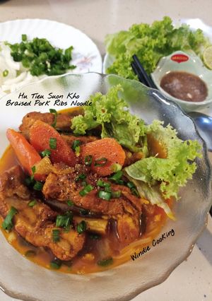 Hình của món Hủ Tiếu Sườn Kho - Braised Porb Ribs Noodle.