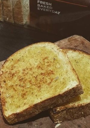Foto resep Simple Garlic Bread