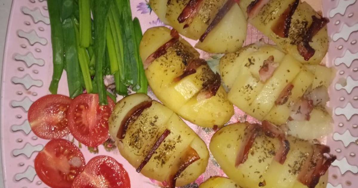 Картошка с салом в фольге, запеченная в духовке