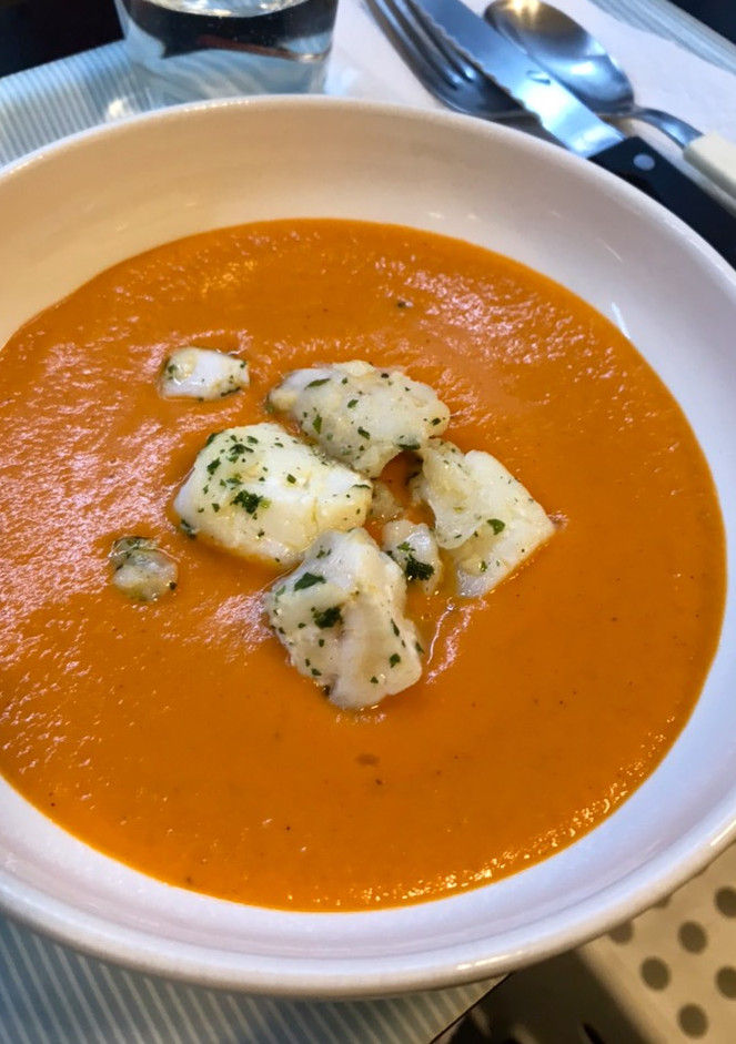 Una foto de Crema de pimientos con bacalao