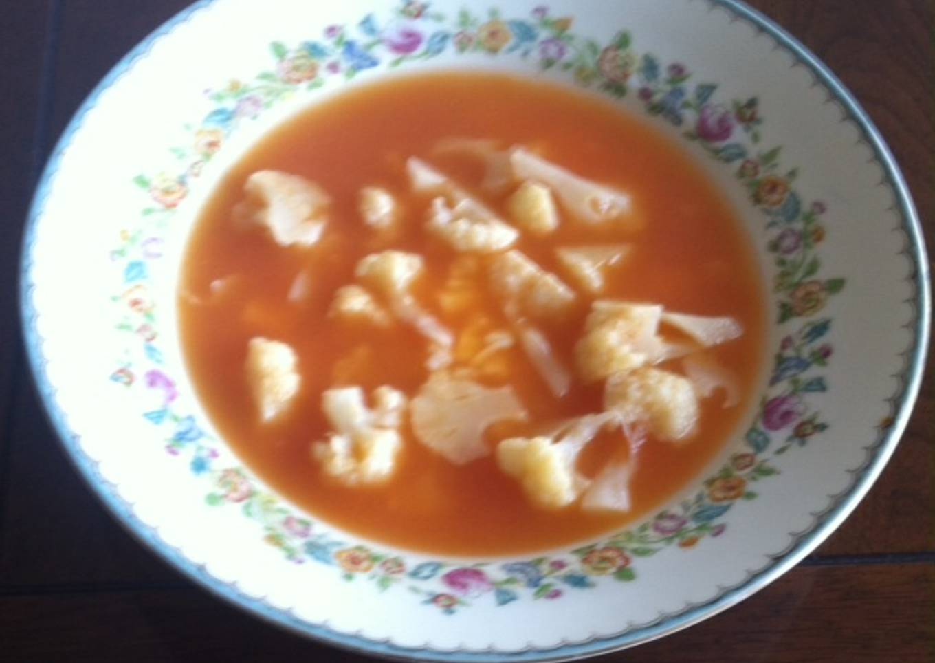 Sopa de coliflor con queso